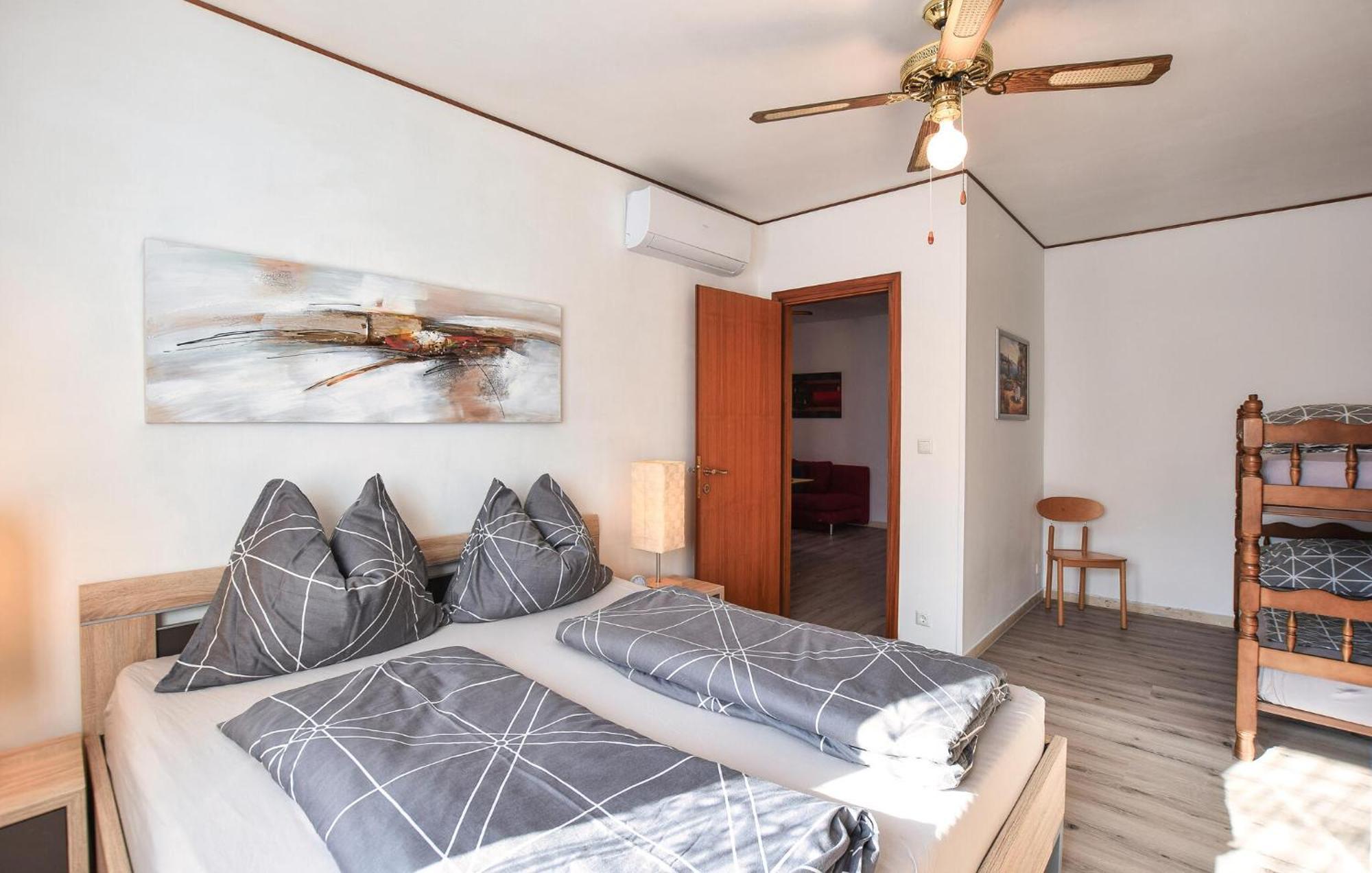 1 Bedroom Lovely In *